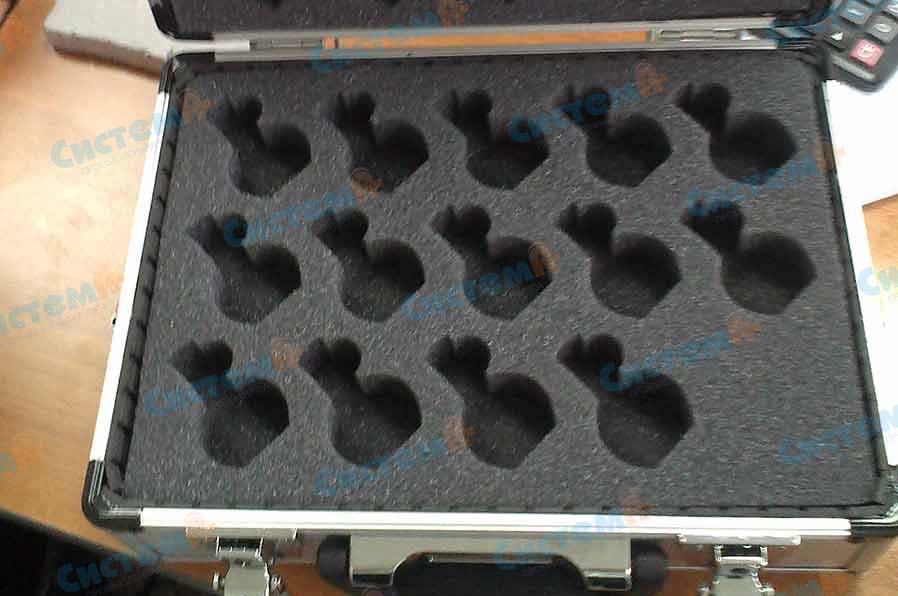 Фиксирующие ложементы в кейс для презентации духов Фиксирующие ложементы в кейс для презентации духов